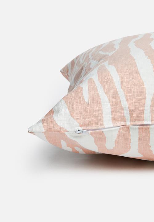 Sixth Floor - Tria cushion cover - white & pink 