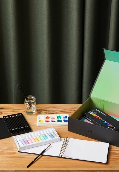 Typo - Art gift set - watercolour pastels paint set 2022