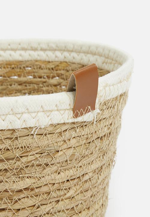 Storage Solutions - Seagrass basket - white and natural