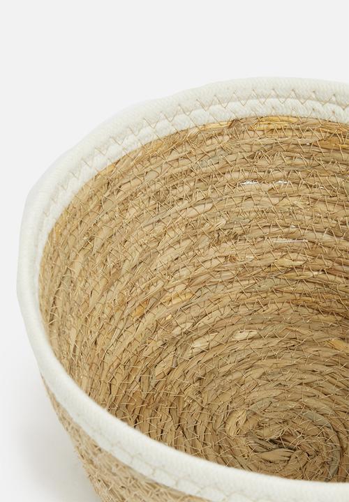 Storage Solutions - Seagrass basket - white and natural