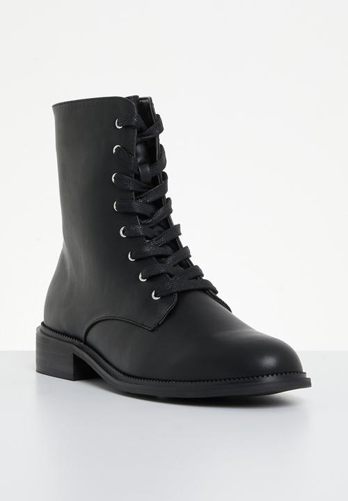 dailyfriday - Bess lace up boot - black