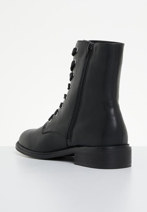 dailyfriday - Bess lace up boot - black