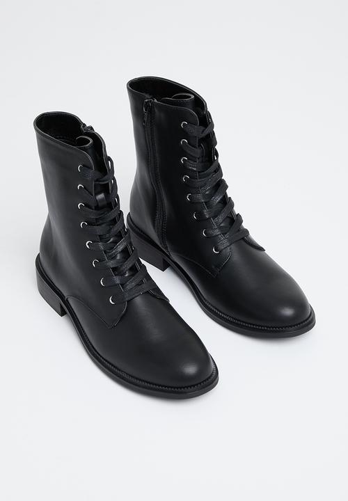 dailyfriday - Bess lace up boot - black