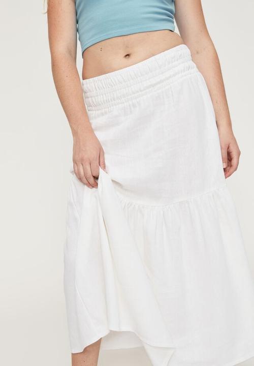 Supré  - Keira shirred maxi skirt - white