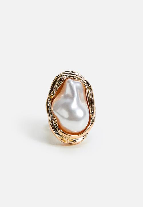 MANGO - Large pearl ring - gold