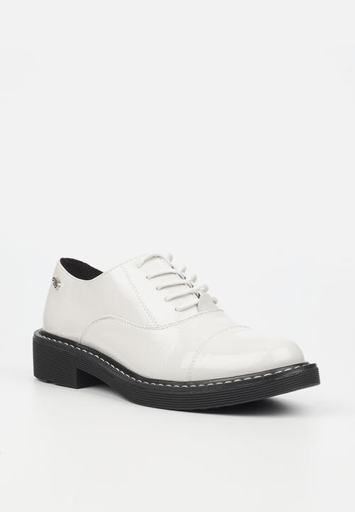 Miss Black - Princeton1 derby - bone