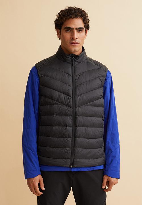 H&M - Lightweight insulated gilet - black 