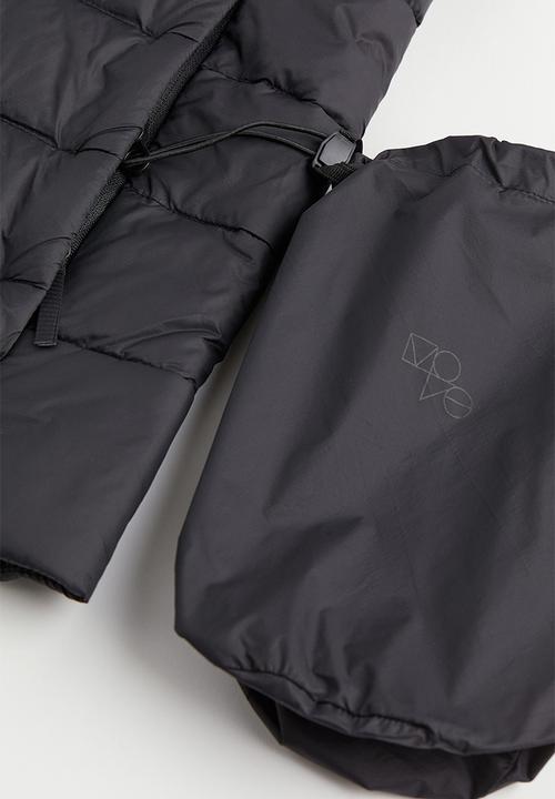 H&M - Lightweight insulated gilet - black 