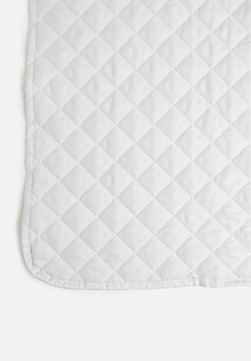 Sixth Floor - Diamond microfibre quilt - grey