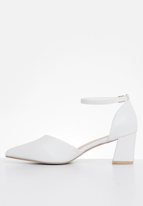 edit - Norah ankle strap block heel - white 