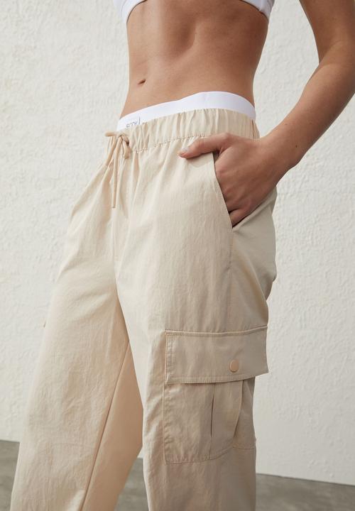 Cotton On - Woven cargo pants - parchment