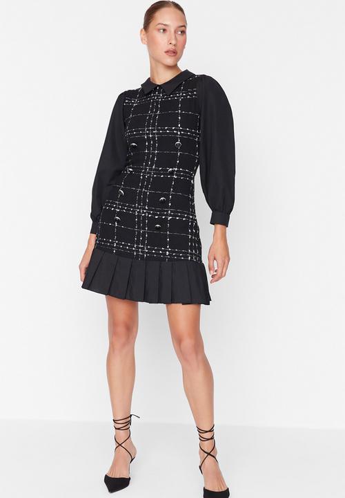Trendyol - Collar detailed flared hem dress - black