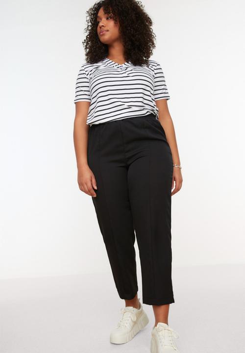 Trendyol - Plus elastic waist carrot fit woven trousers  - black