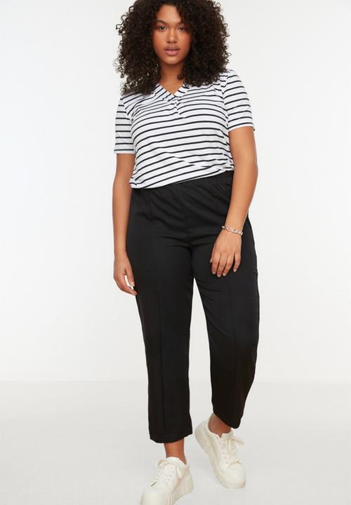 Trendyol - Plus elastic waist carrot fit woven trousers  - black
