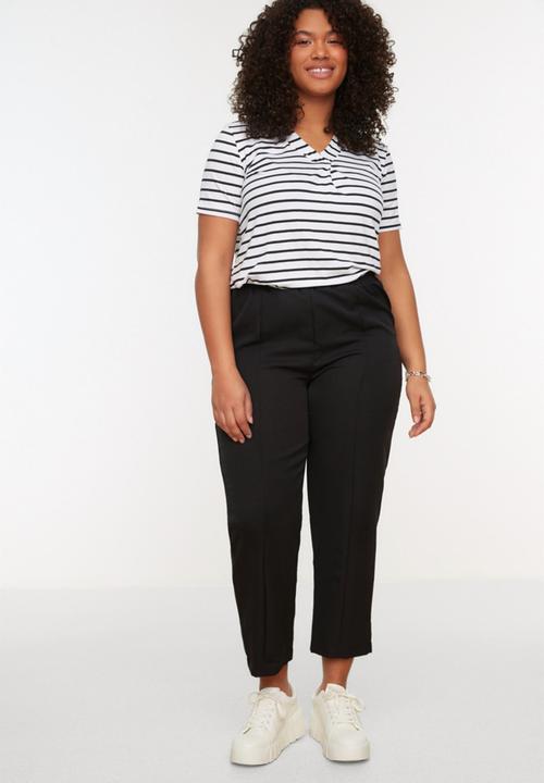 Trendyol - Plus elastic waist carrot fit woven trousers  - black