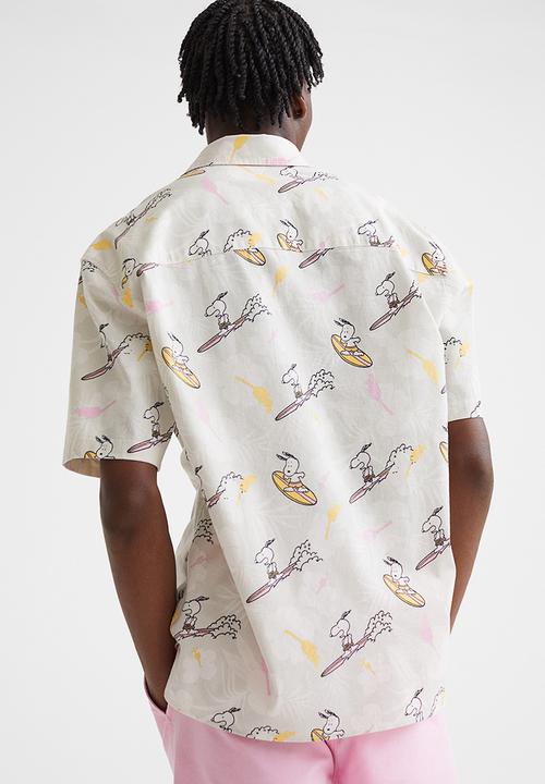 H&M - Regular fit short-sleeved shirt - light beige/snoopy
