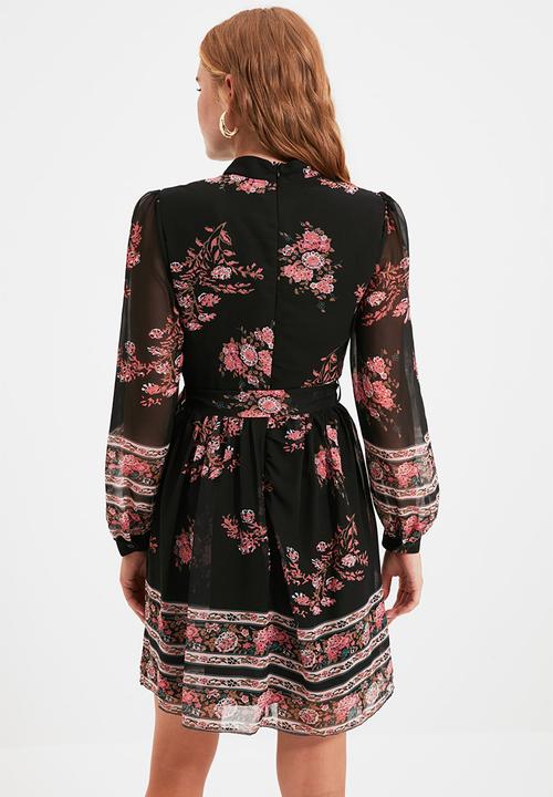 Trendyol - High neck chiffon belted dress - black