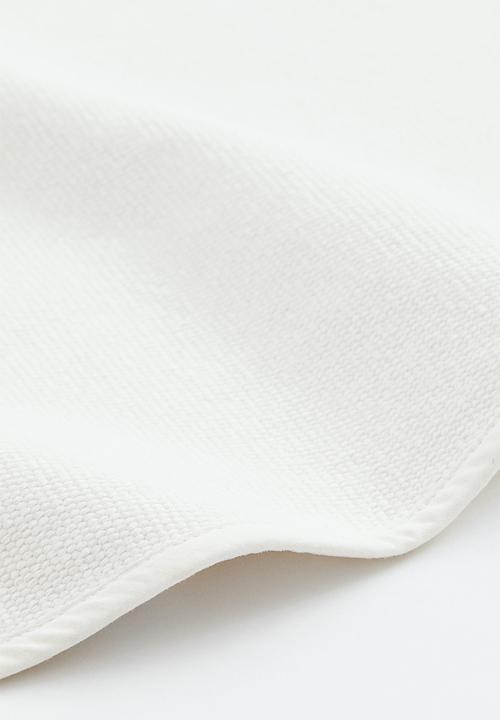H&M - Tufted-motif cotton rug - multi/white