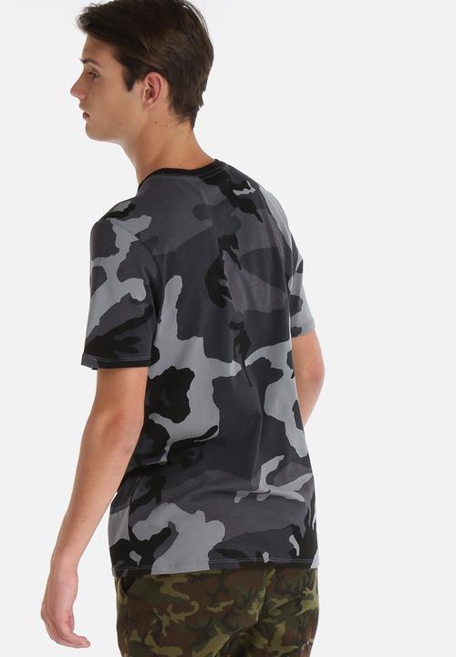 Nike - Camo Futura Tee