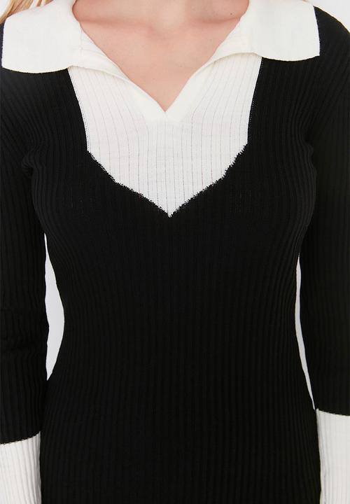 Trendyol - Curve cut-out detail knit dress - black