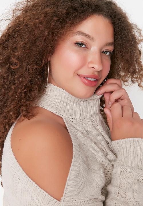 Trendyol - Plus shoulder cut out crew neck knit sweater - beige