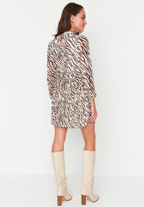 Trendyol - Pleated mini dress - brown