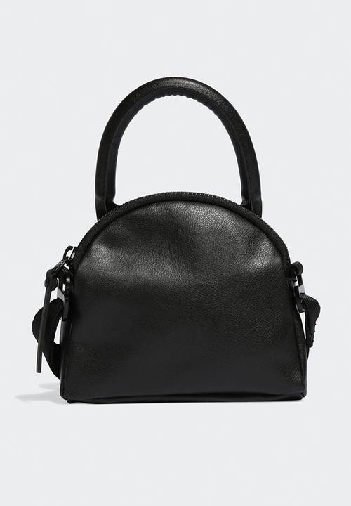adidas Performance - Pu kettle bag - black & white