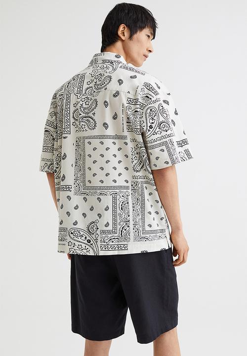 H&M - Oversized fit patterned resort shirt - white/paisley-patterned