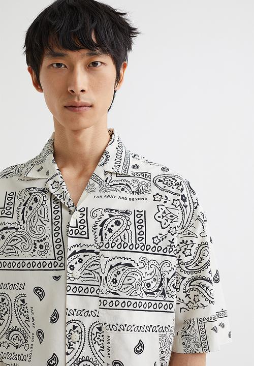 H&M - Oversized fit patterned resort shirt - white/paisley-patterned