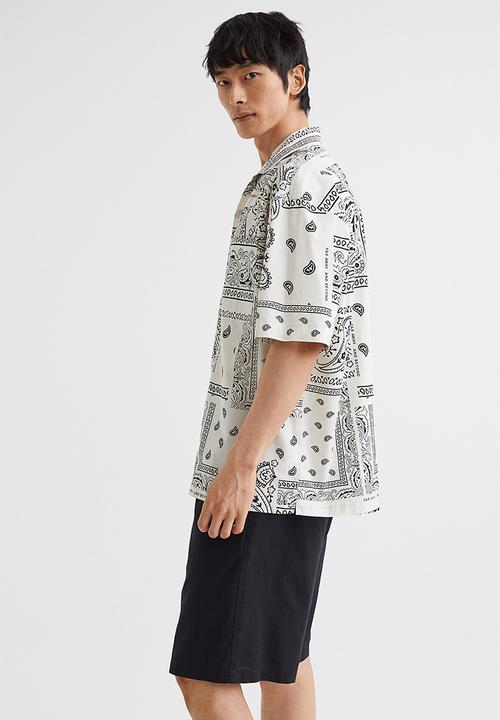 H&M - Oversized fit patterned resort shirt - white/paisley-patterned