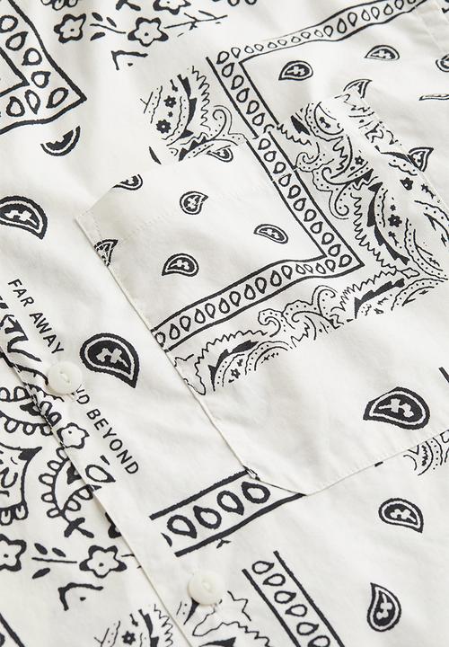 H&M - Oversized fit patterned resort shirt - white/paisley-patterned