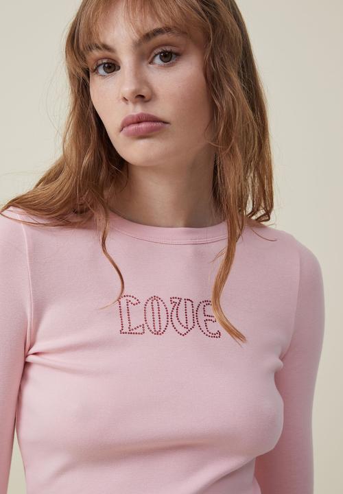Cotton On - Fitted rib graphic long sleeve top - love/pink crush