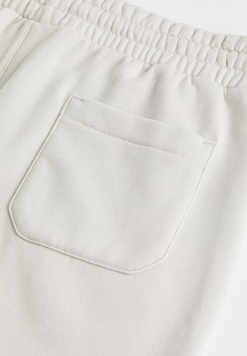 H&M - Regular fit sweatshirt shorts - light greige