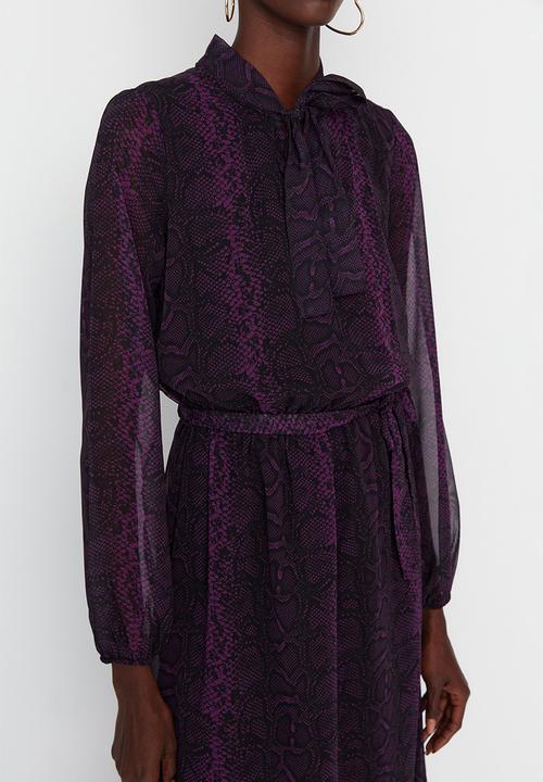 Trendyol - Belted maxi patterned dress - purple