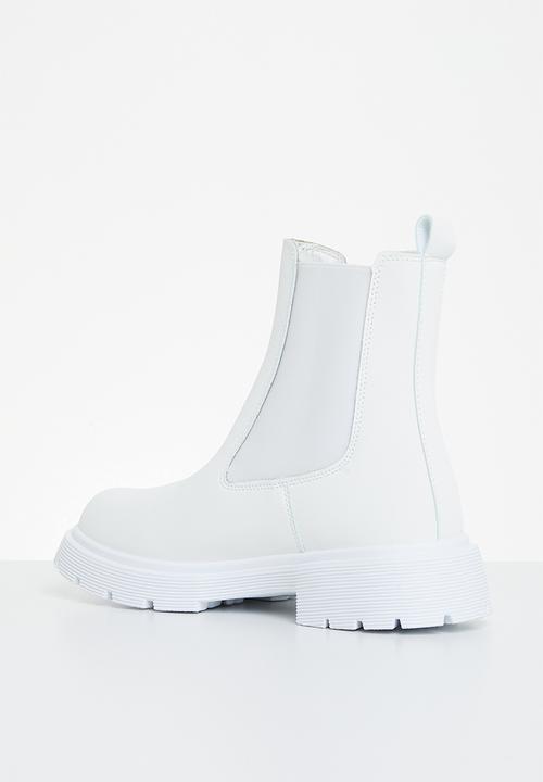 Superbalist - Ines chelsea boot - white