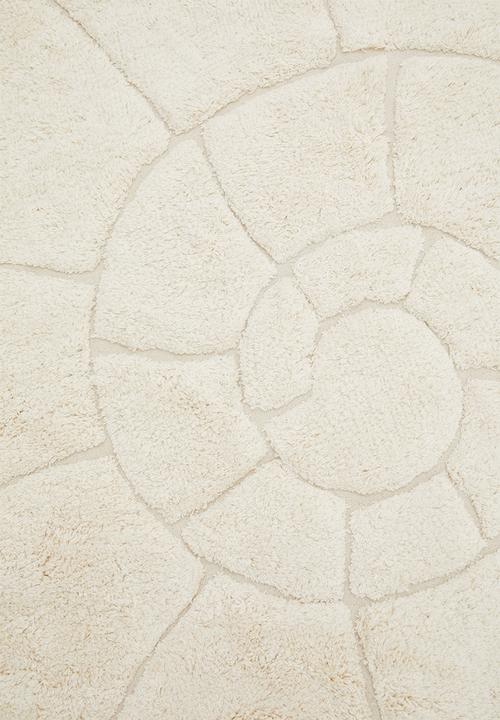 Sixth Floor - Shell rug - natural