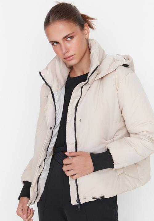 Trendyol - Oversized hooded zippered puffer jacket - beige