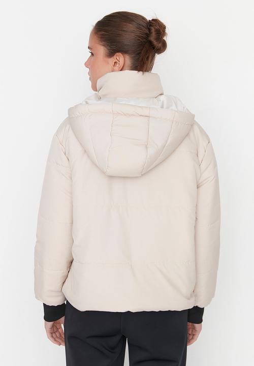 Trendyol - Oversized hooded zippered puffer jacket - beige