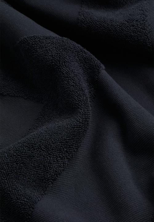 H&M - Patterned bath towel - black