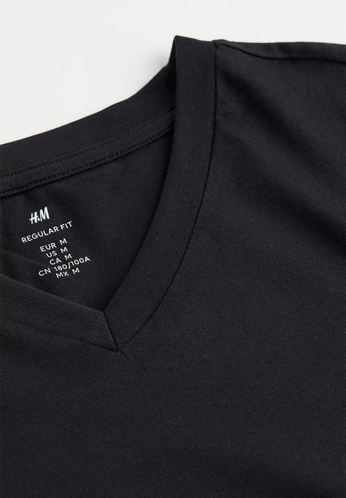 H&M - Regular fit v-neck T-shirt - black