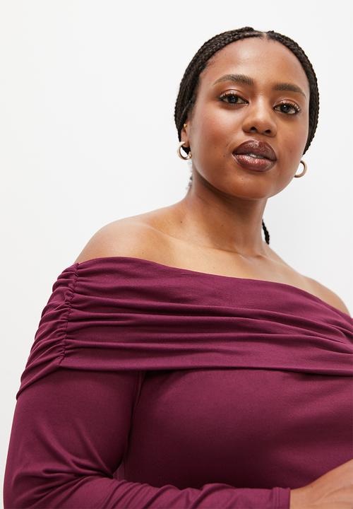 edit Plus - Off the shoulder tee - berry