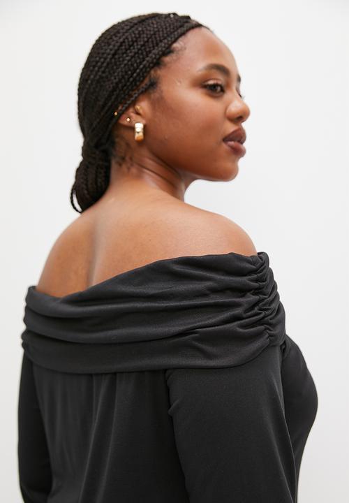 edit Plus - Off the shoulder tee - black
