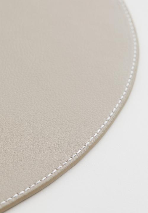 H&M - Imitation leather table mat - grey/beige