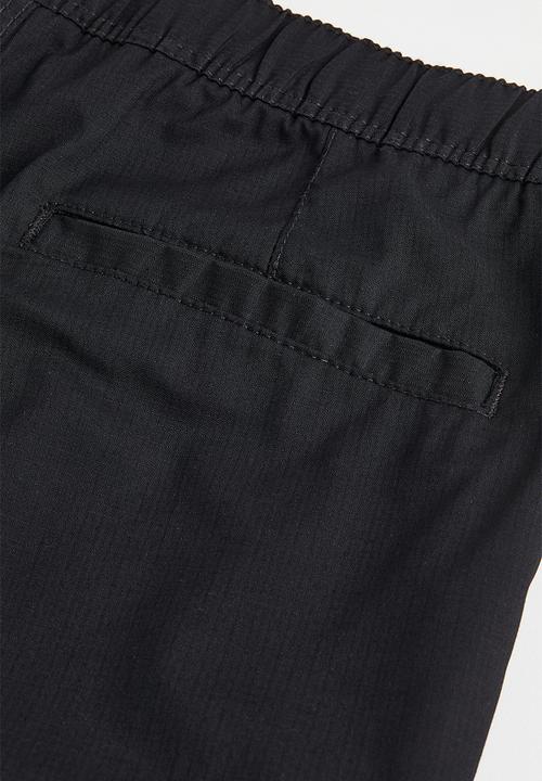 H&M - Regular fit ripstop cargo trousers - black