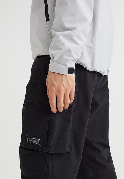 H&M - Relaxed fit cotton cargo joggers - black