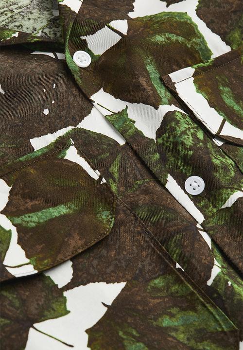 H&M - Relaxed fit lyocell resort shirt - green/leaves