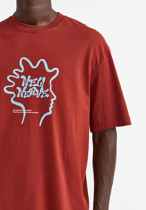 H&M - Relaxed fit printed T-shirt - rust red/new nerve