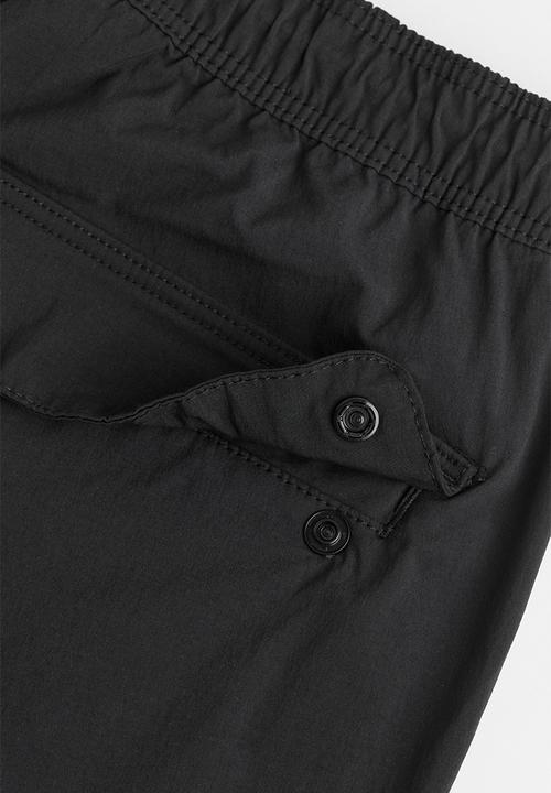 H&M - Skinny fit nylon cargo joggers - black