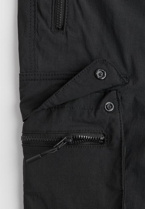 H&M - Skinny fit nylon cargo joggers - black