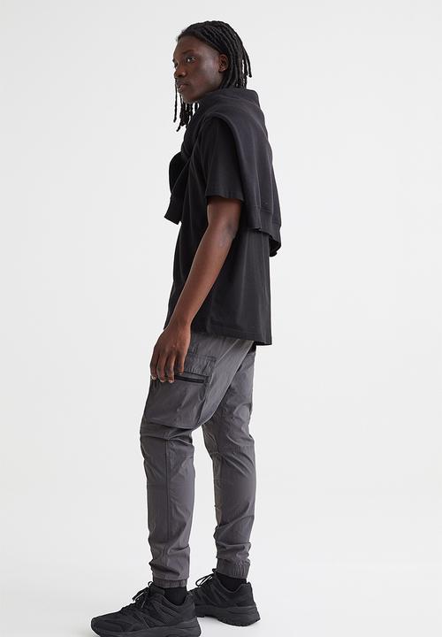 H&M - Skinny fit nylon cargo joggers - dark grey